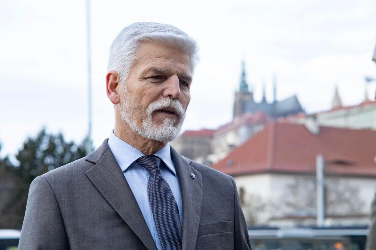 Президент Чехії подав до суду на прем’єр-міністра через виключення з делегації на саміт НАТО