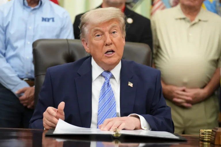 Трамп провів закриту нараду щодо ядерної угоди з Іраном та припинення вогню, але рішення так і немає