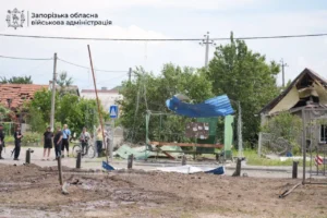 росіяни вдарили КАБами по селищу у Запорізькій області, є загиблі