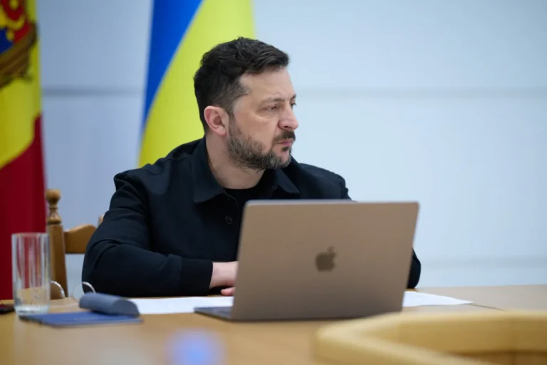 Зеленський обговорив з Патріархом Варфоломієм удари по Києво-Печерській лаврі та запросив його в Україну