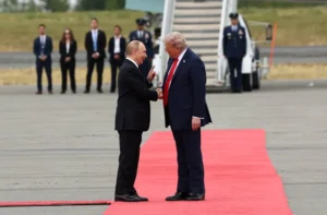 путін і Трамп не обговорювали можливу зустріч із Зеленським у США – ушаков