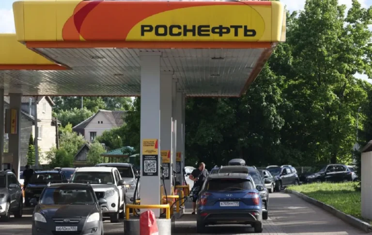 Паливний шок: ціни на бензин у росії зросли на 20% за рік - СЗР